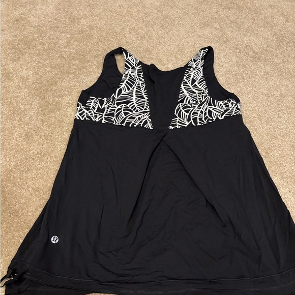 Black and White LULULEMON Women's Tank - Picture 2 of 6